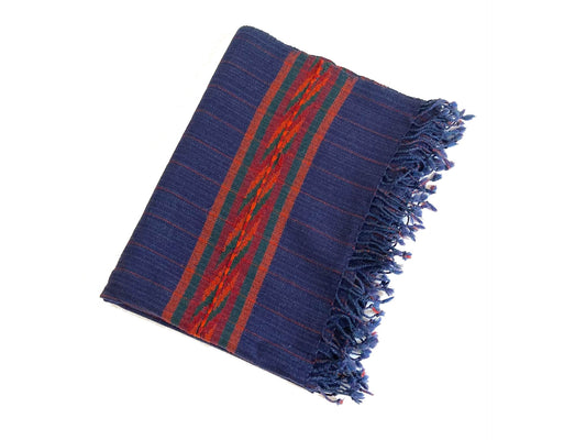 plaid en laine tissé main bleu fines rayures rouges et frises sur le bas à motifs géométriques rouge orange